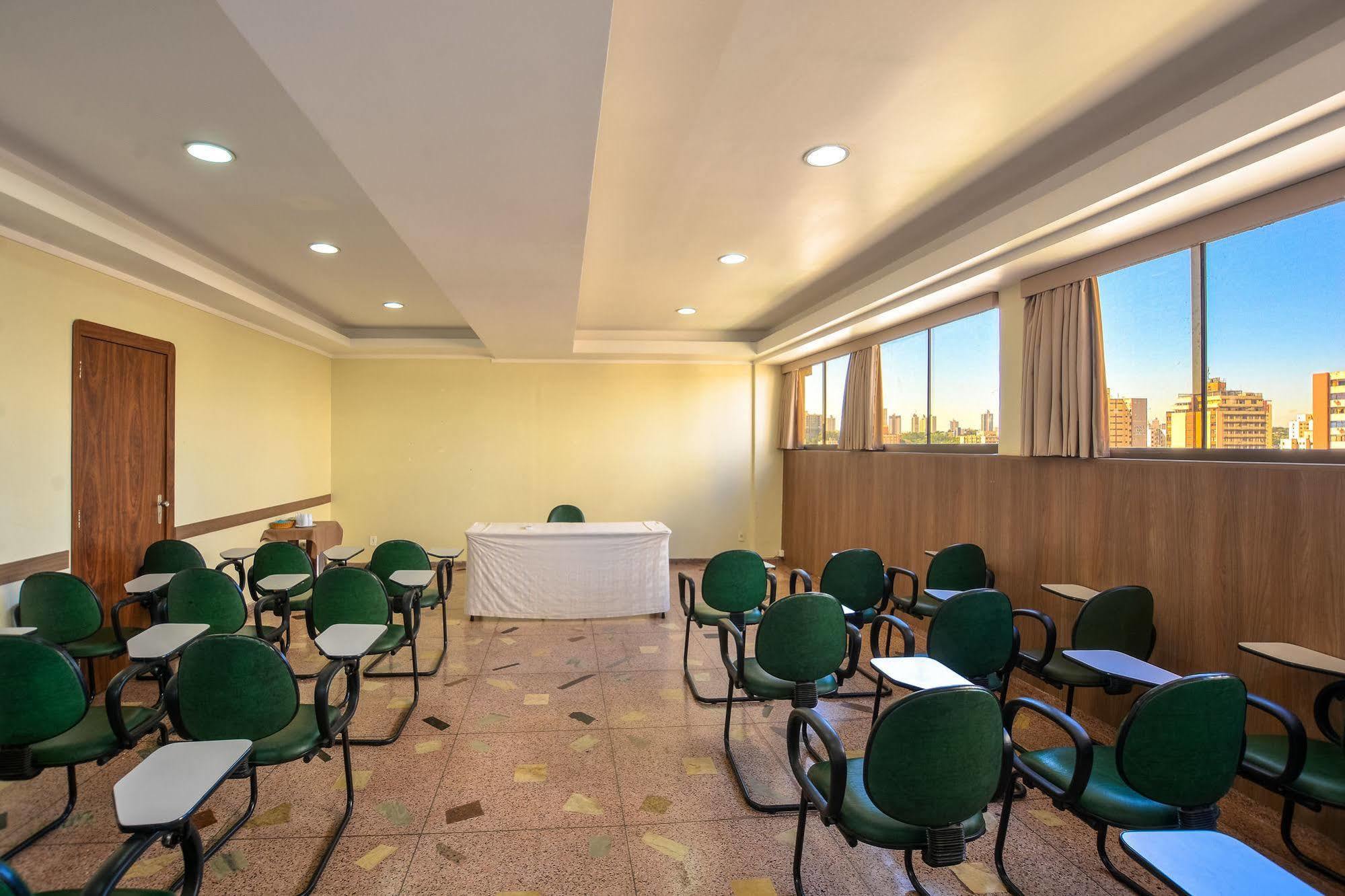 Umuarama Plaza Hotel By Castelo Itaipava جويانيا المظهر الخارجي الصورة